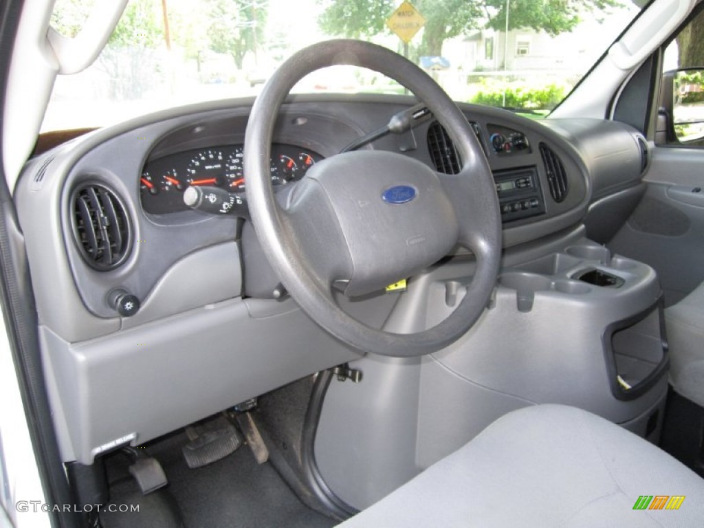 2005 Ford E Series Van E250 Commercial Medium Flint Dashboard Photo #67613073