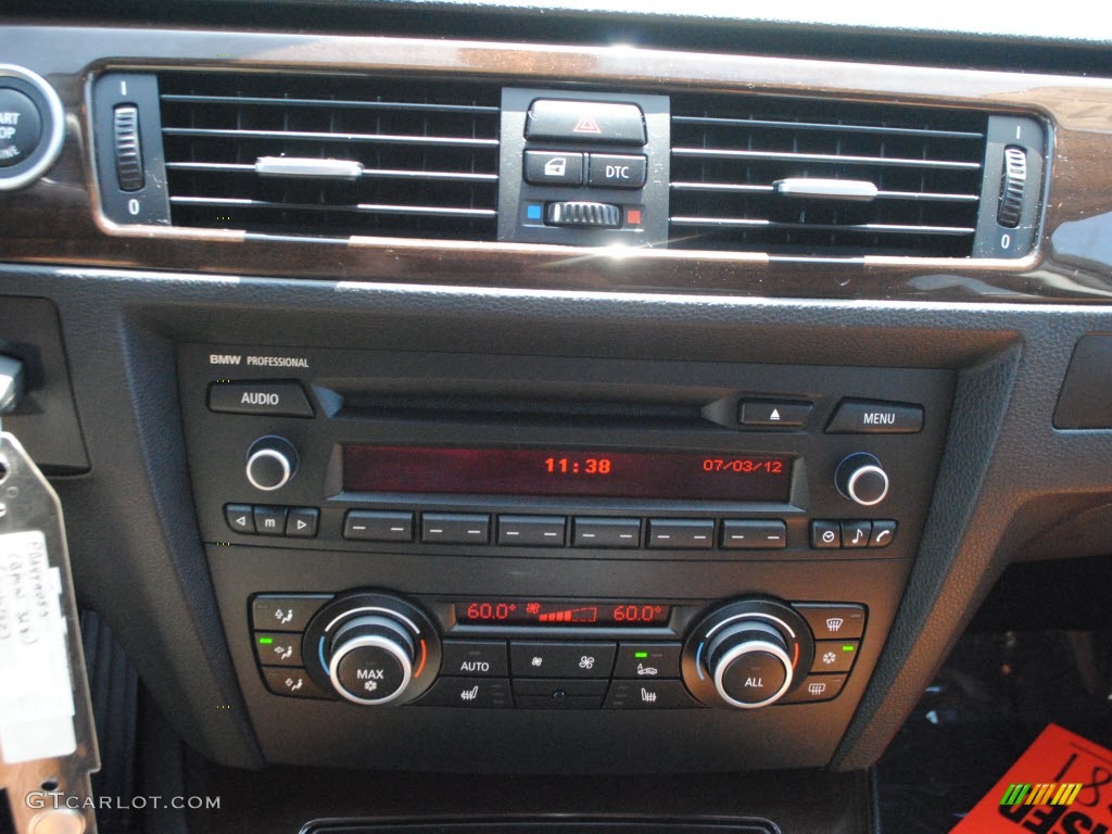 2011 BMW 3 Series 328i Sedan Controls Photo #67613580