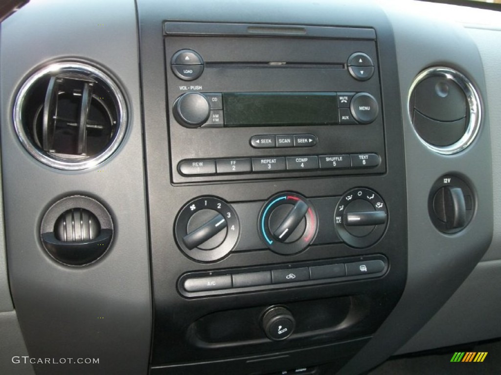2004 Ford F150 XLT Regular Cab Controls Photo #67613601