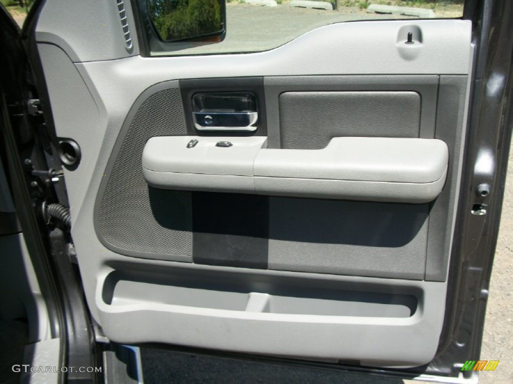 2004 Ford F150 XLT Regular Cab Medium/Dark Flint Door Panel Photo #67613681