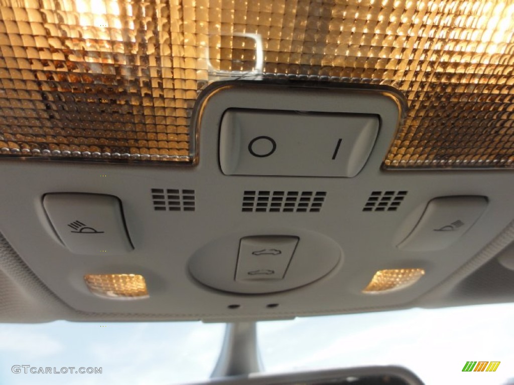 2007 Audi A3 2.0T Controls Photo #67620189