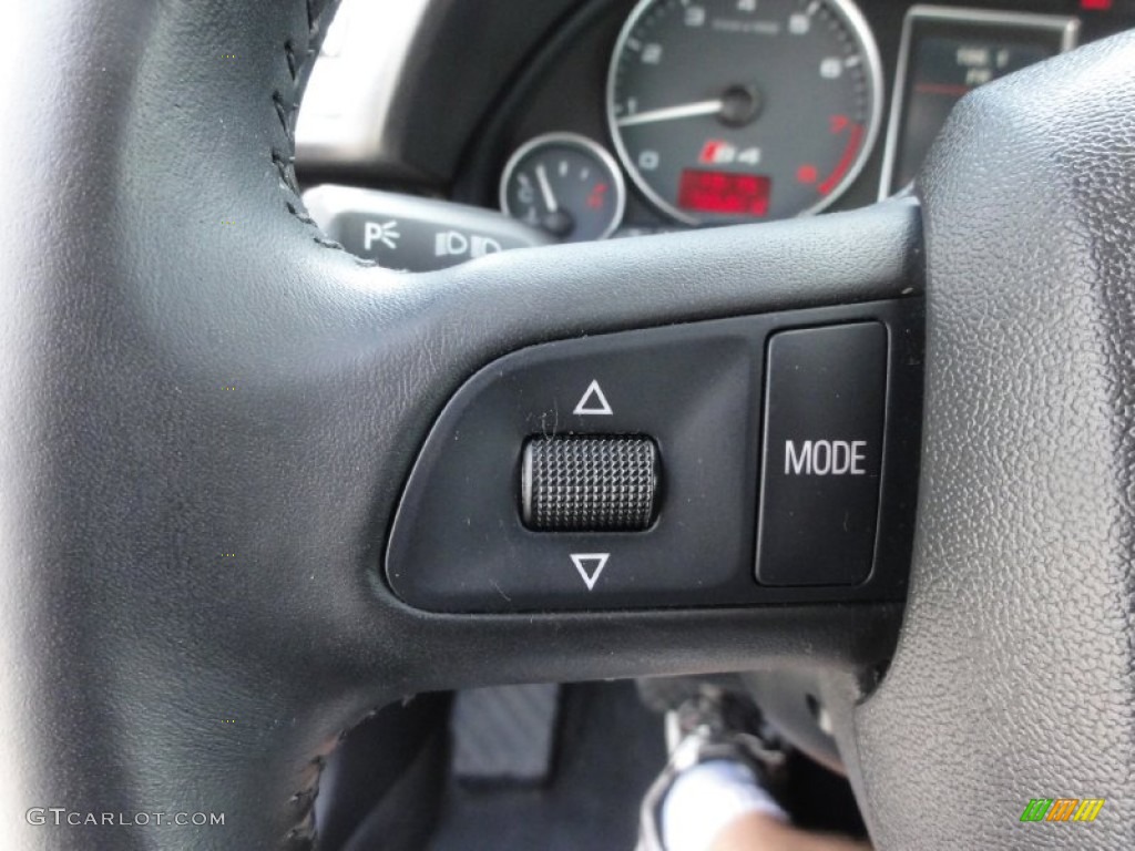2006 Audi S4 4.2 quattro Sedan Controls Photo #67622055