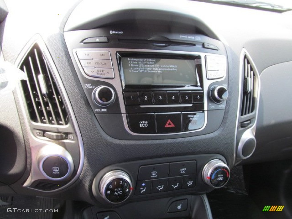 2013 Hyundai Tucson GLS Controls Photo #67625127