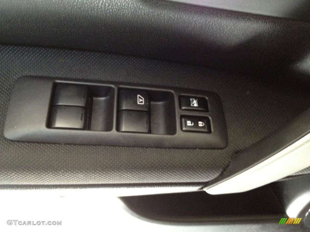 2011 Rogue S - Cayenne Red / Black photo #12