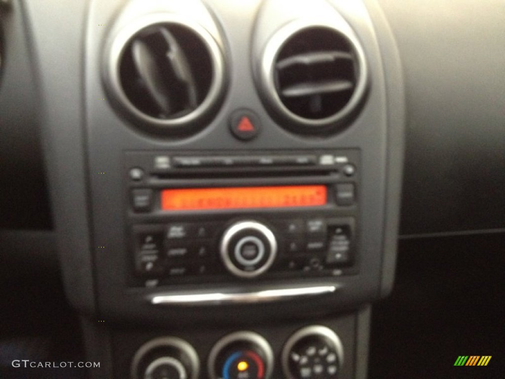 2011 Rogue S - Cayenne Red / Black photo #17