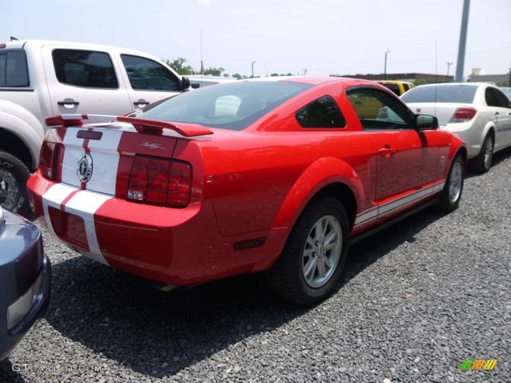 2005 Mustang V6 Deluxe Coupe - Torch Red / Dark Charcoal photo #3