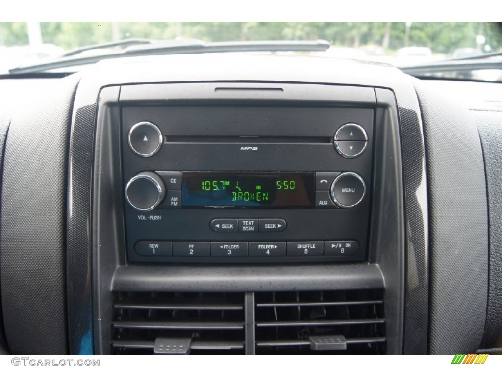 2009 Ford Explorer XLT Audio System Photos
