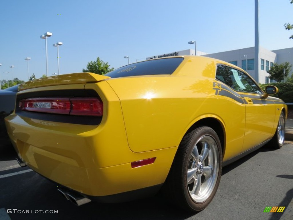 2010 Challenger R/T Classic - Detonator Yellow / Dark Slate Gray photo #3