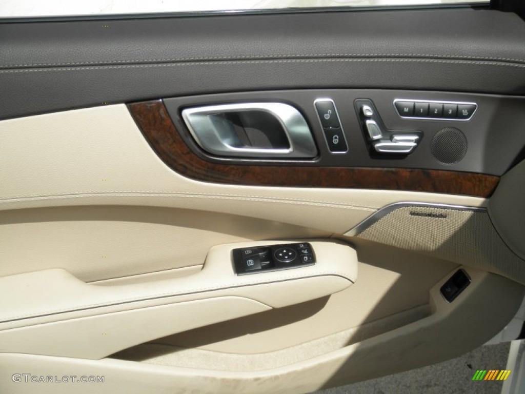 2013 Mercedes-Benz SL 550 Roadster Beige/Brown Door Panel Photo #67636779