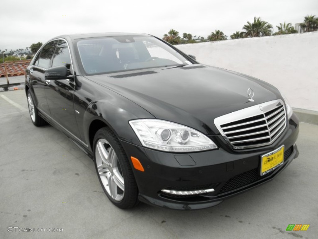 Magnetite Black Metallic Mercedes-Benz S