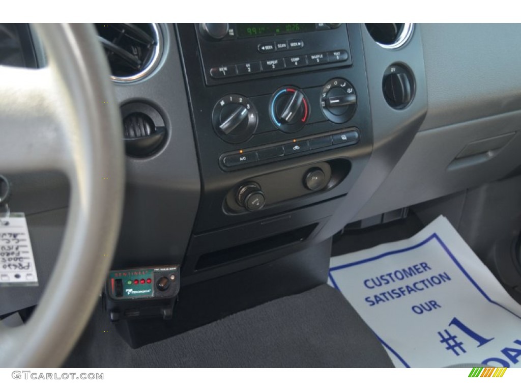 2005 F150 XLT SuperCrew - Medium Wedgewood Blue Metallic / Medium Flint Grey photo #26