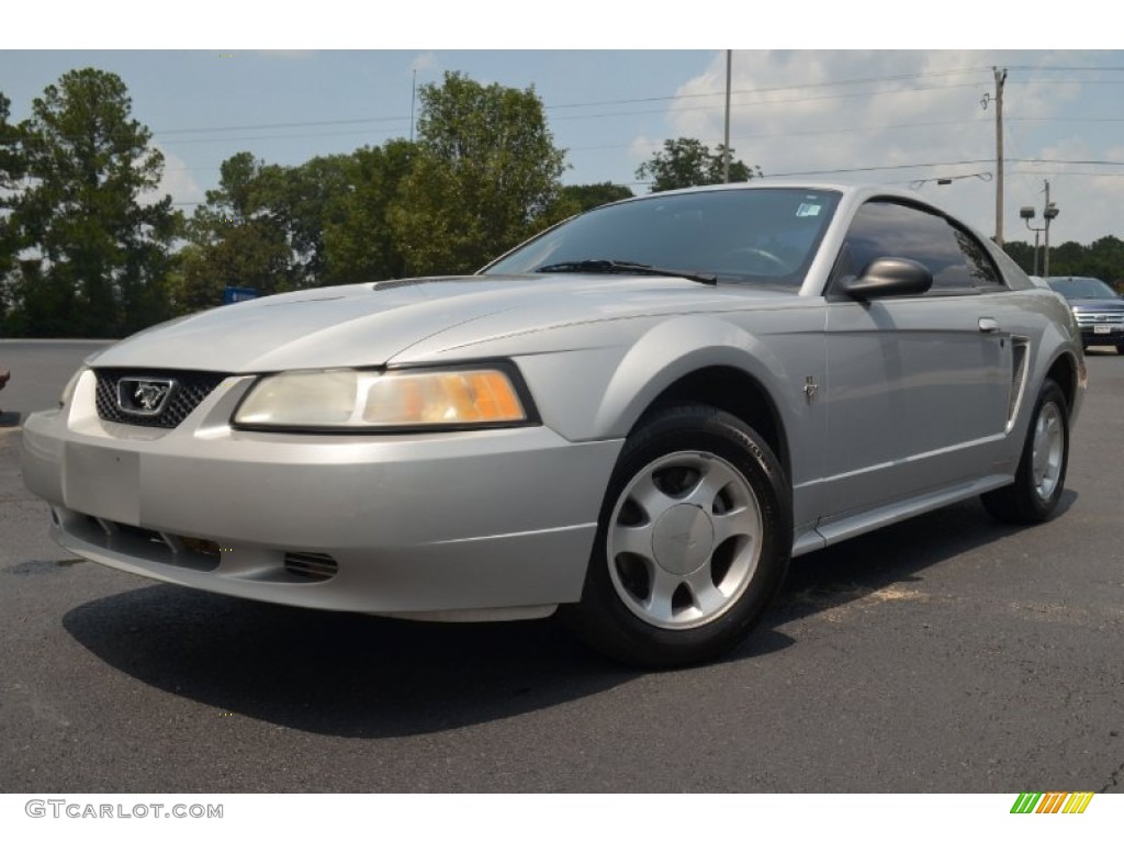 2000 Mustang V6 Coupe - Silver Metallic / Dark Charcoal photo #1