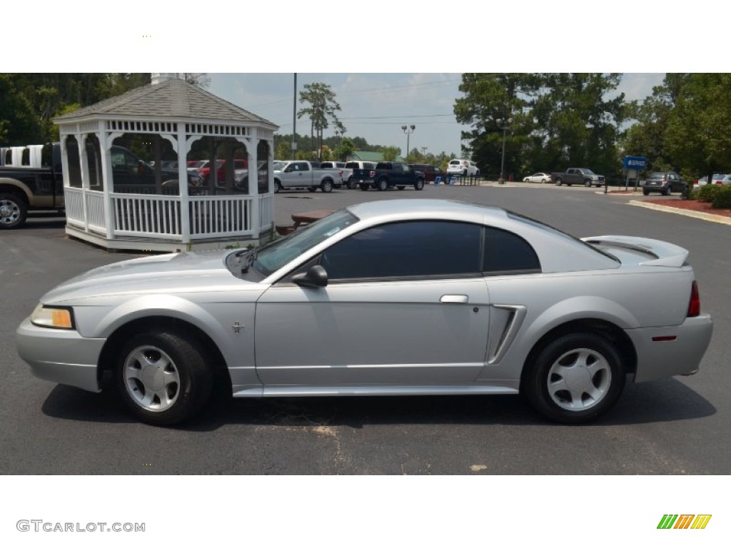 2000 Mustang V6 Coupe - Silver Metallic / Dark Charcoal photo #8