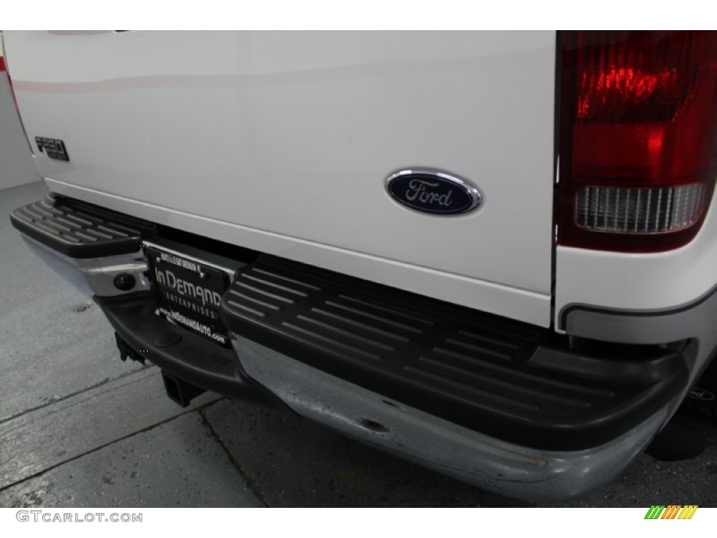 2003 F250 Super Duty XLT SuperCab - Oxford White / Dark Flint Grey photo #54