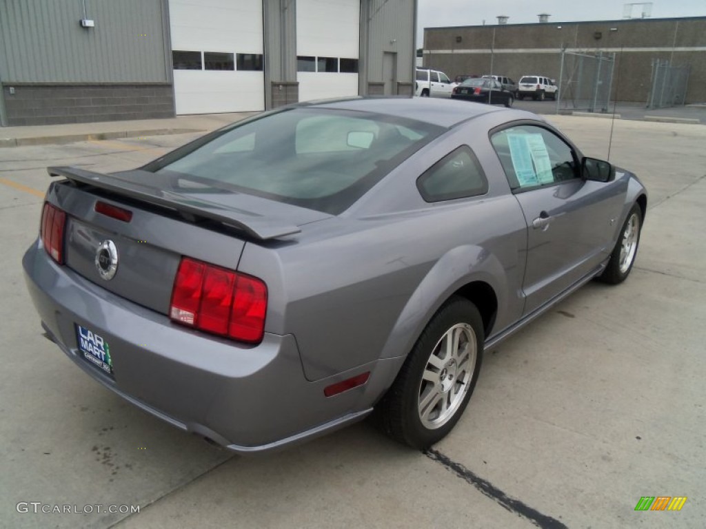 2006 Mustang GT Deluxe Coupe - Tungsten Grey Metallic / Dark Charcoal photo #27