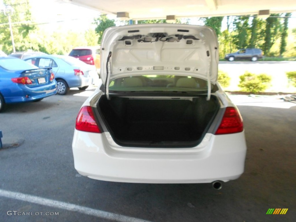 2007 Accord Value Package Sedan - Taffeta White / Ivory photo #8