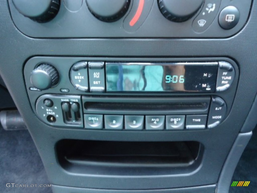2004 Dodge Intrepid SXT Audio System Photos