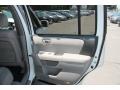 Taffeta White - Pilot Touring 4WD Photo No. 22