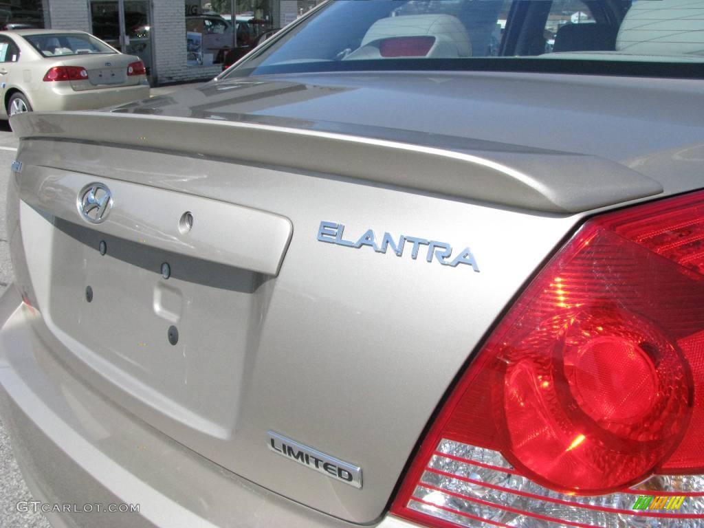 2006 Elantra Limited Sedan - Champagne Beige / Beige photo #4