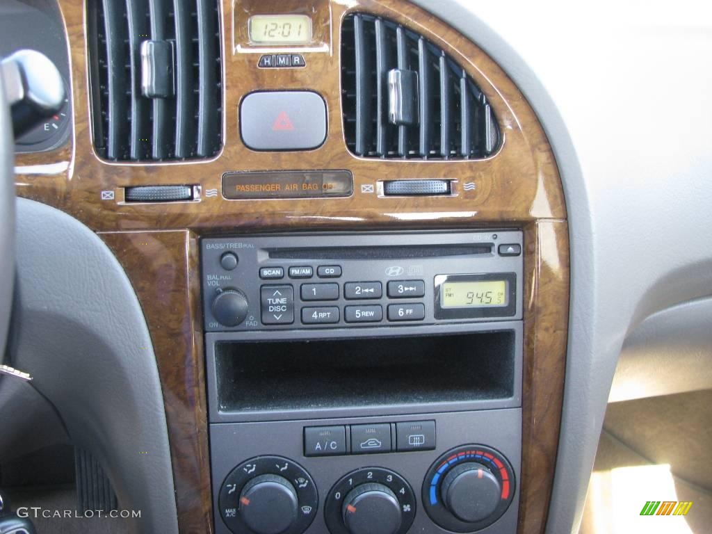 2006 Elantra Limited Sedan - Champagne Beige / Beige photo #12