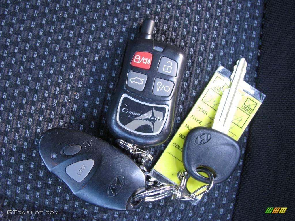 2006 Elantra Limited Sedan - Champagne Beige / Beige photo #13