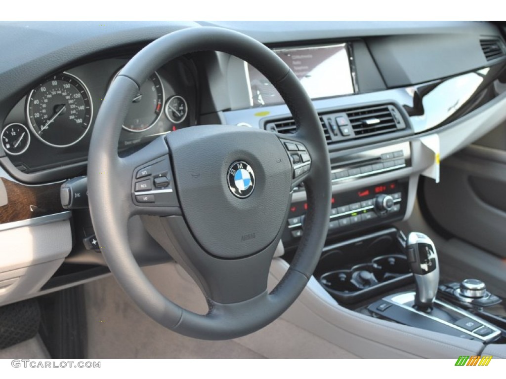 2011 BMW 5 Series 535i Sedan Everest Gray Steering Wheel Photo #67654363