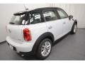 Light White - Cooper Countryman Photo No. 8