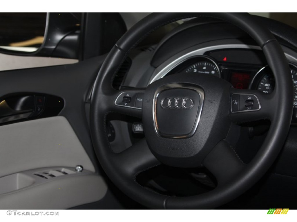 2010 Audi Q7 3.6 Premium quattro Steering Wheel Photos