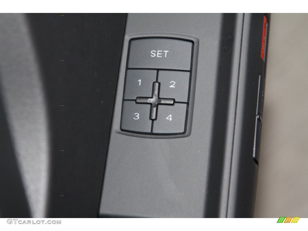 2006 Audi A8 4.2 quattro Controls Photo #67660882