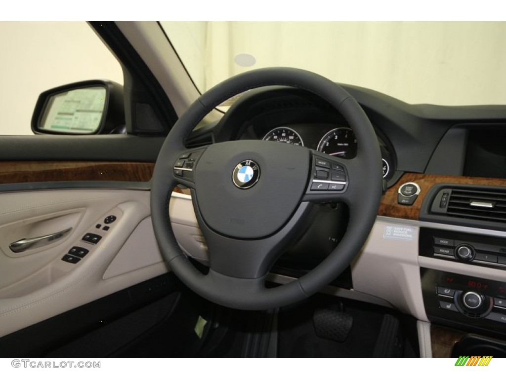 2012 BMW 5 Series 528i Sedan Oyster/Black Steering Wheel Photo #67661647