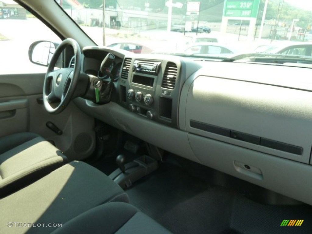 2011 Silverado 1500 Regular Cab 4x4 - Sheer Silver Metallic / Dark Titanium photo #18