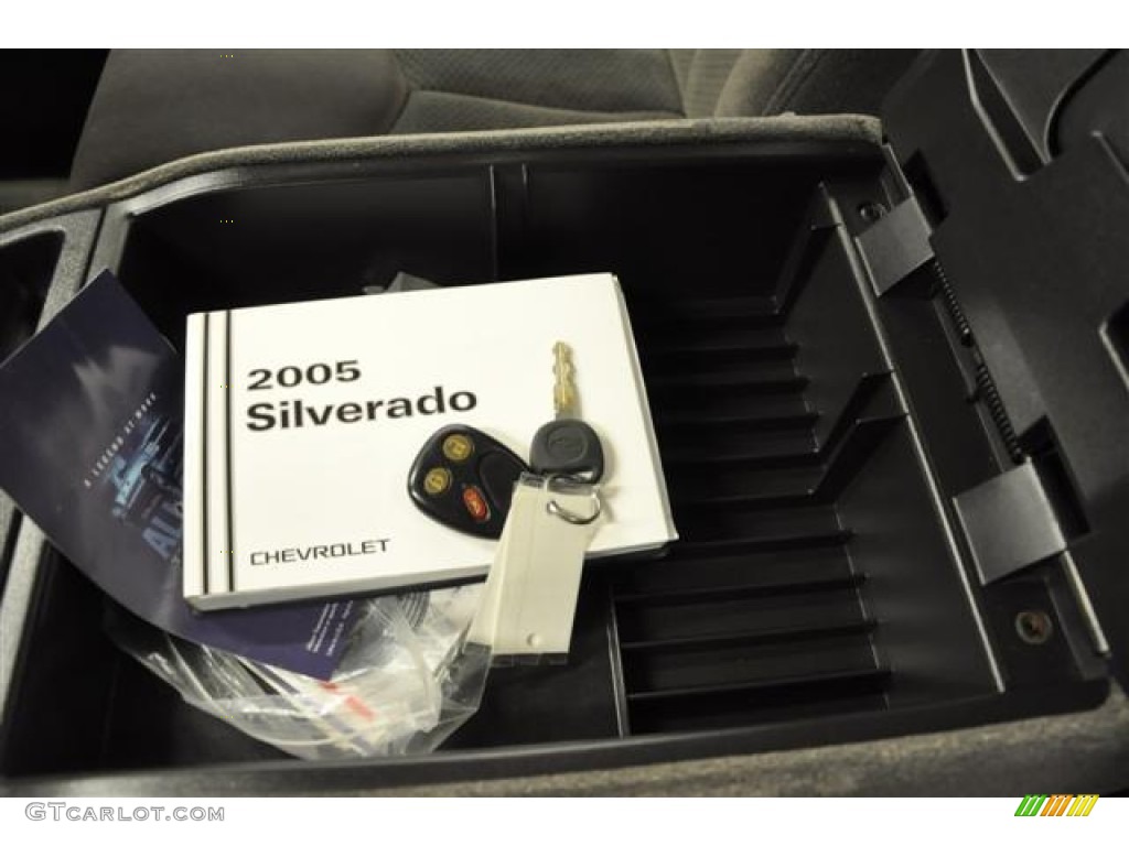 2005 Chevrolet Silverado 2500HD LS Regular Cab 4x4 Keys Photo #67670593