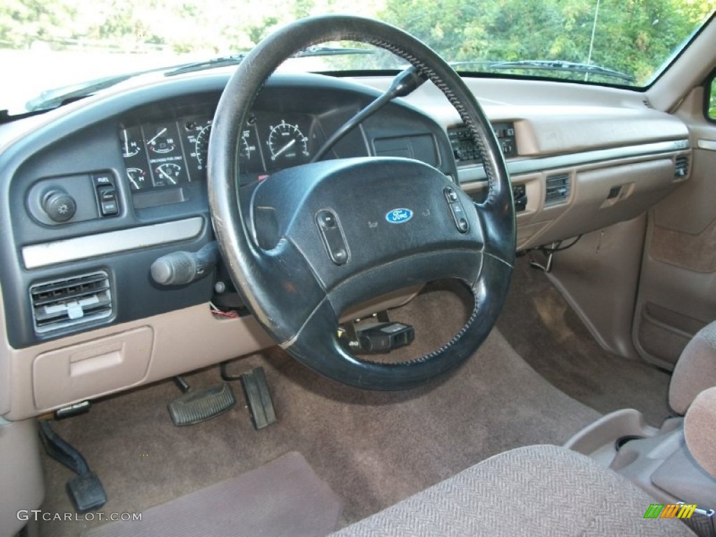 1992 Ford F250 XLT Extended Cab Beige Steering Wheel Photo #67673746