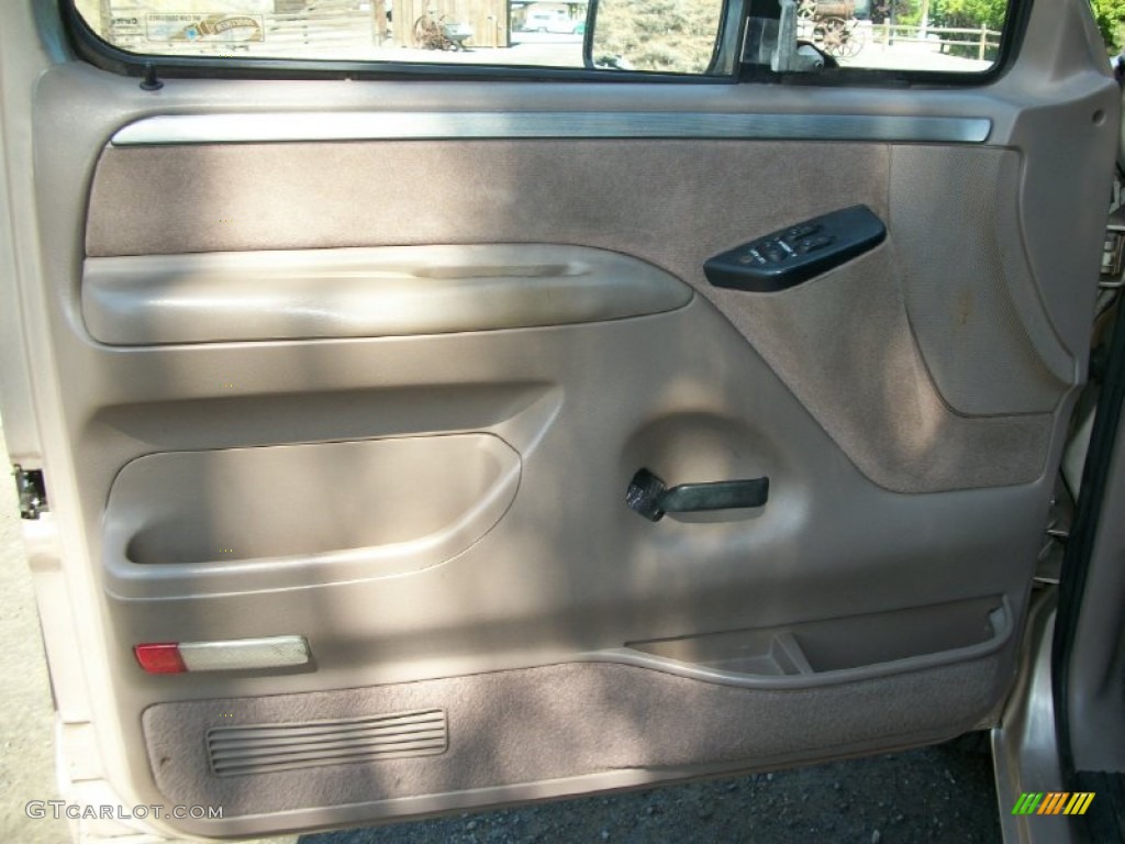 1992 Ford F250 XLT Extended Cab Beige Door Panel Photo #67673854