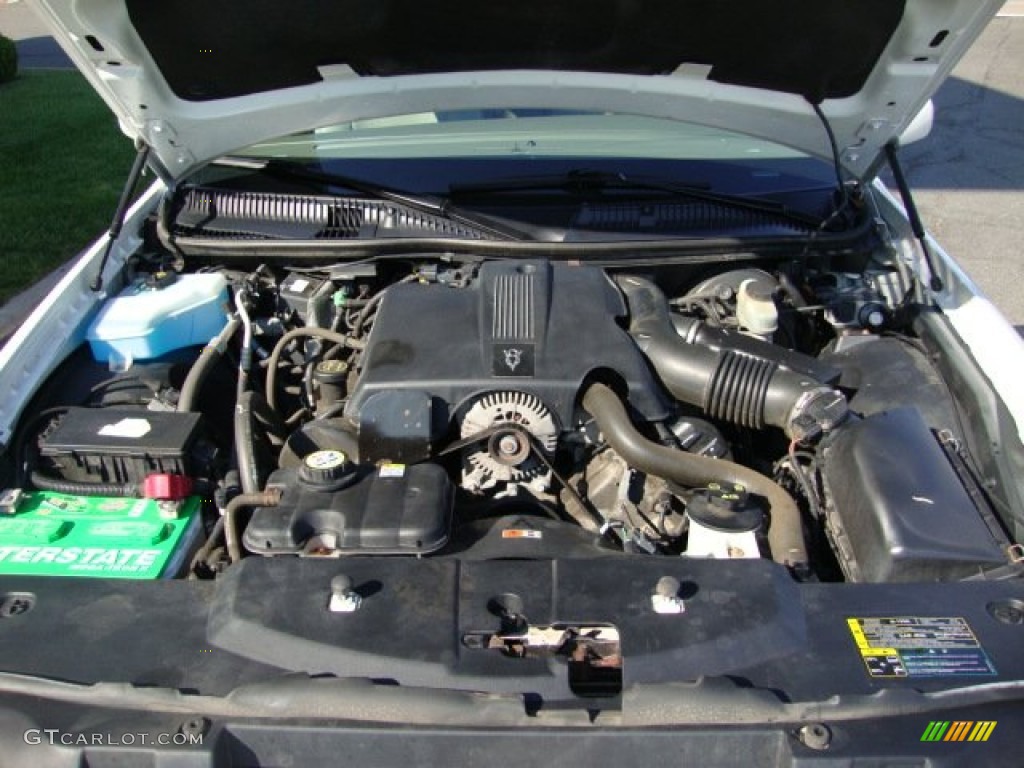 2003 Lincoln Town Car Executive 4.6 Liter SOHC 16-Valve V8 Engine Photo #67673962
