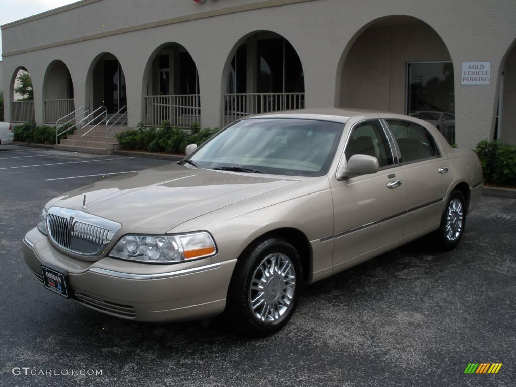 Light French Silk Metallic Lincoln Town Car