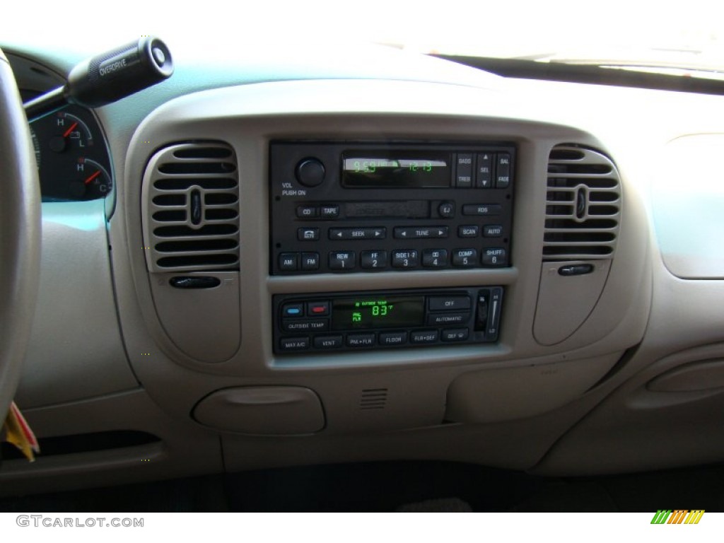 2002 F150 XLT SuperCrew - Dark Highland Green Metallic / Medium Parchment photo #19