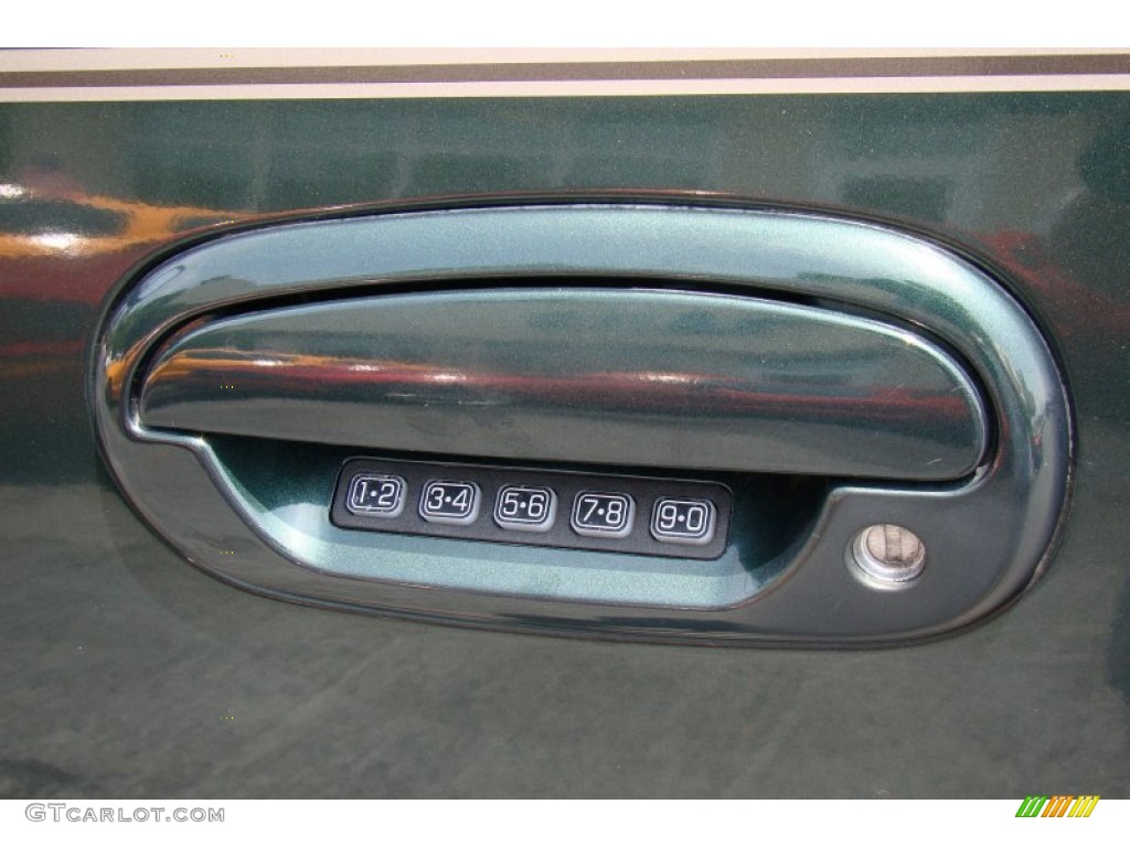 2002 F150 XLT SuperCrew - Dark Highland Green Metallic / Medium Parchment photo #33