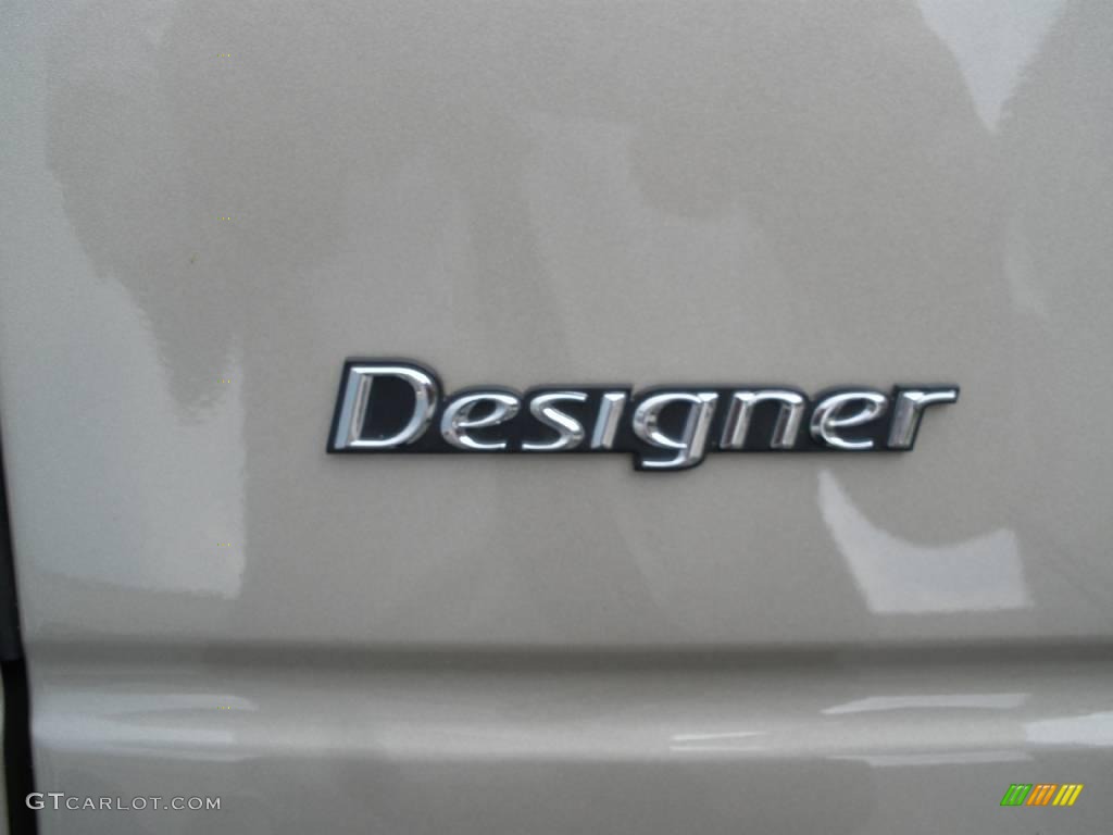 2006 Town Car Designer Series - Light French Silk Metallic / Light Camel photo #10