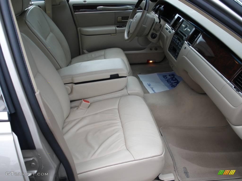 2006 Town Car Designer Series - Light French Silk Metallic / Light Camel photo #18
