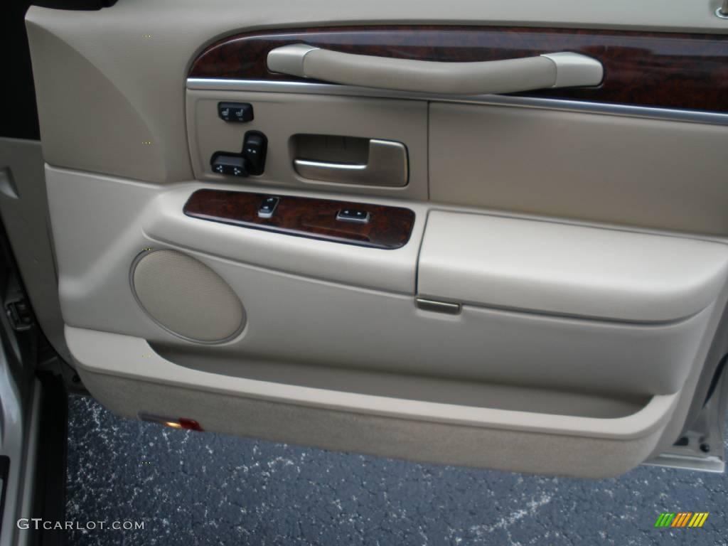 2006 Town Car Designer Series - Light French Silk Metallic / Light Camel photo #19