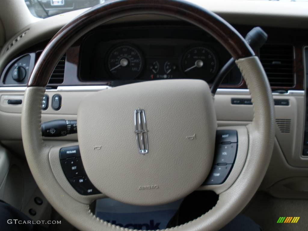 2006 Town Car Designer Series - Light French Silk Metallic / Light Camel photo #20