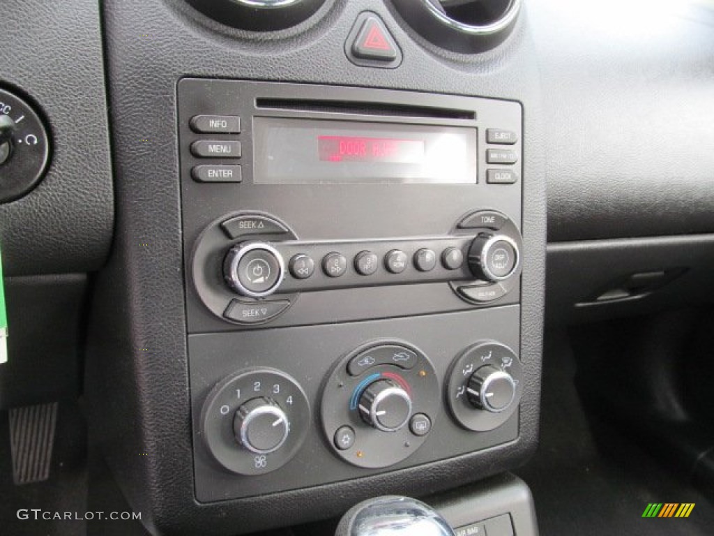 2007 Pontiac G6 Sedan Controls Photo #67679308