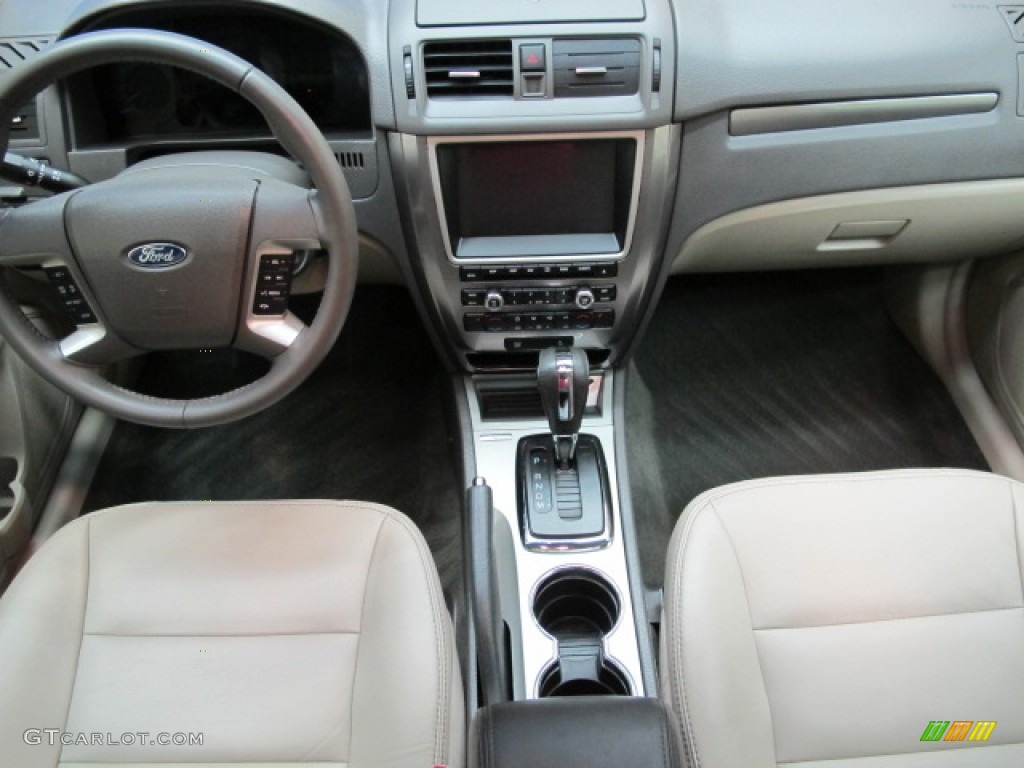2011 Ford Fusion SEL V6 AWD Dashboard Photos