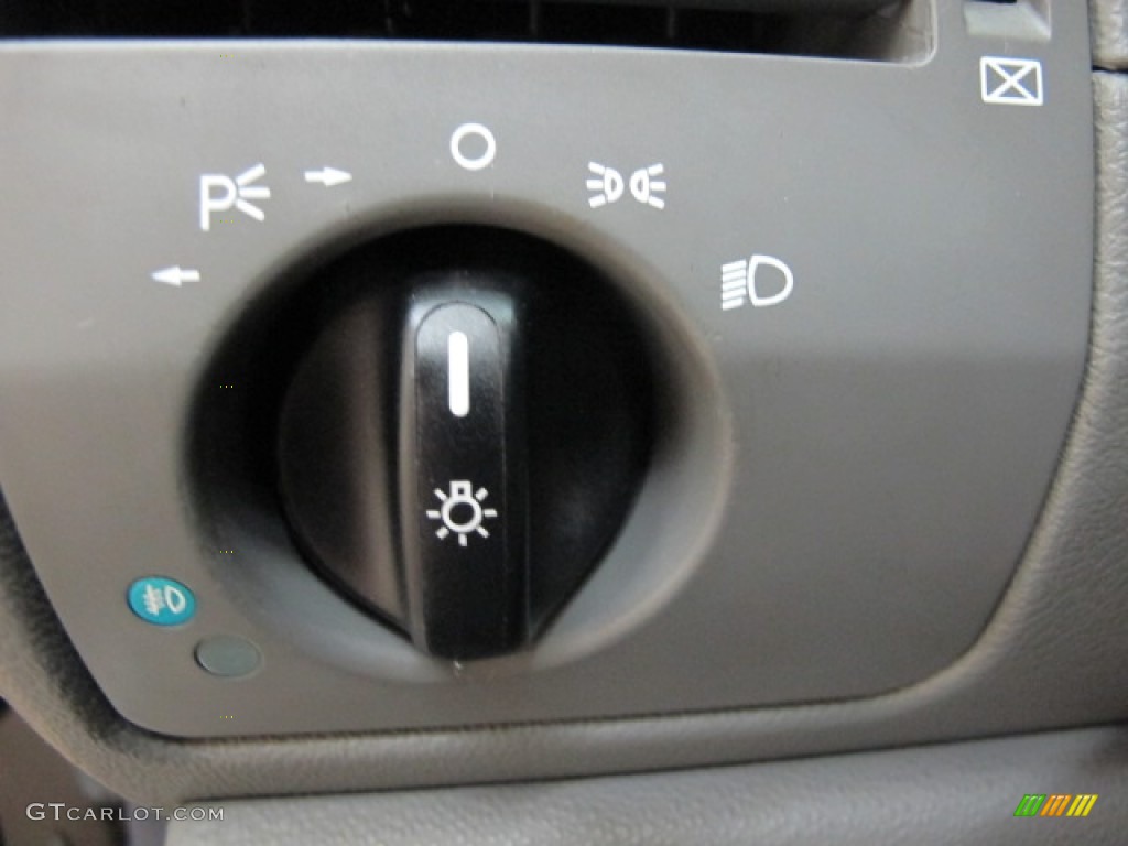 2005 Chrysler Crossfire Limited Coupe Controls Photo #67682626