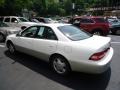 Crystal White - ES 300 Sedan Photo No. 2
