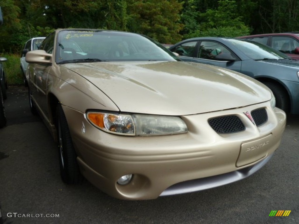 2001 Grand Prix GT Sedan - Champagne Beige Metallic / Graphite photo #1