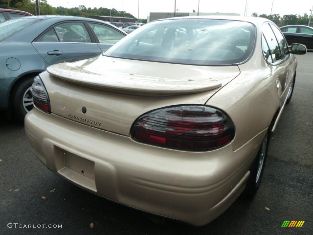 Champagne Beige Metallic 2001 Pontiac Grand Prix GT Sedan Exterior Photo #67695280