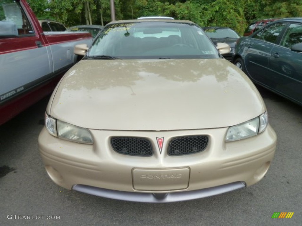 Champagne Beige Metallic 2001 Pontiac Grand Prix GT Sedan Exterior Photo #67695304
