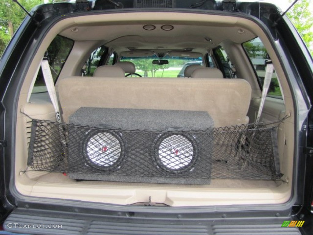 2001 Lincoln Navigator Standard Navigator Model Trunk Photos